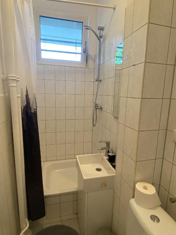 Beautiful Apartment With Balcony Berlin Kültér fotó