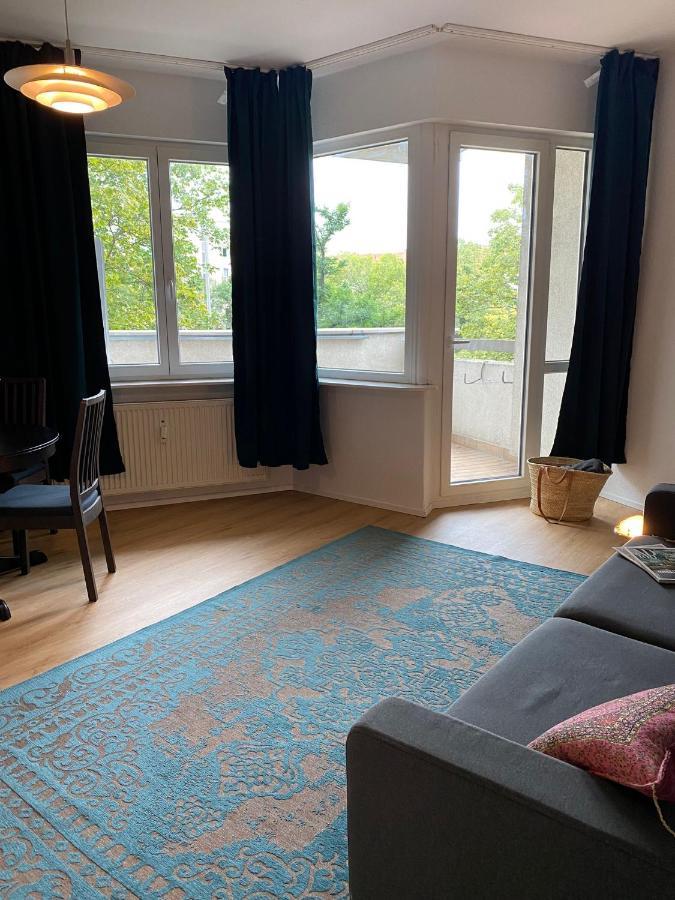 Beautiful Apartment With Balcony Berlin Kültér fotó