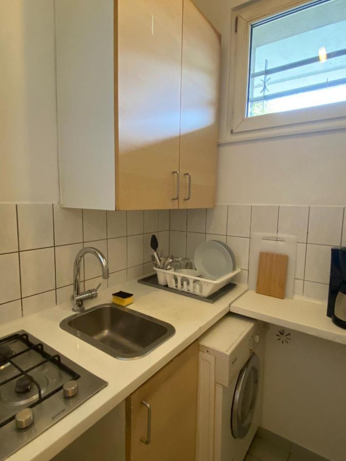 Beautiful Apartment With Balcony Berlin Kültér fotó