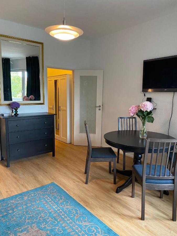 Beautiful Apartment With Balcony Berlin Kültér fotó