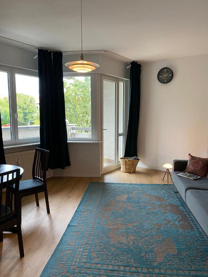 Beautiful Apartment With Balcony Berlin Kültér fotó